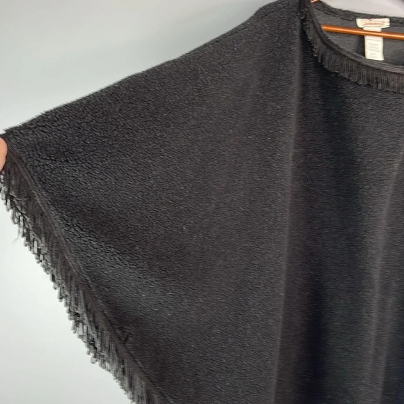 VINTAGE Fashioncraft Speckled Black Fleece Poncho Fringed Neck Hem One Size - Picture 5 of 8